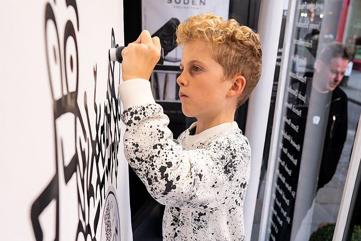 12-летнего иллюстратора взяли на работу в Nike. Что известно о Doodle Boy